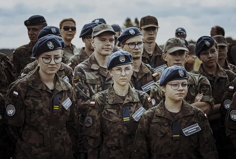 Kurs oficerski po studiach: jak zdobyć wymarzoną karierę w wojsku